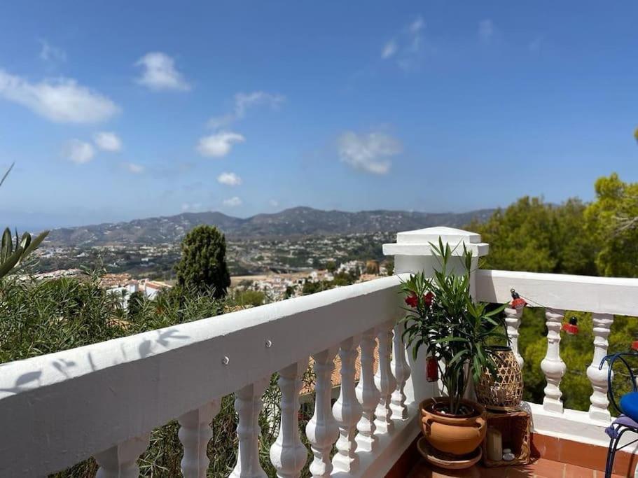 Precioso Apartamento Mandarinos Con Vistas Al Mar Nerja Bagian luar foto