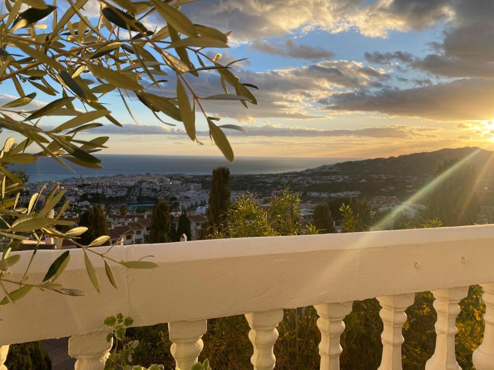 Precioso Apartamento Mandarinos Con Vistas Al Mar Nerja Bagian luar foto