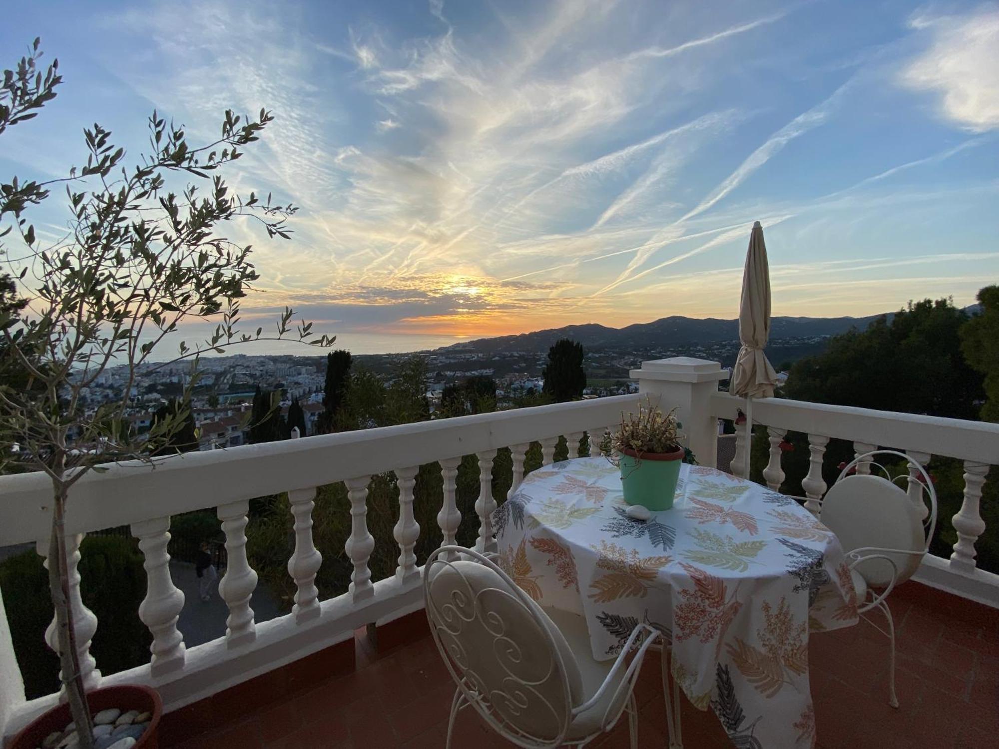 Precioso Apartamento Mandarinos Con Vistas Al Mar Nerja Bagian luar foto