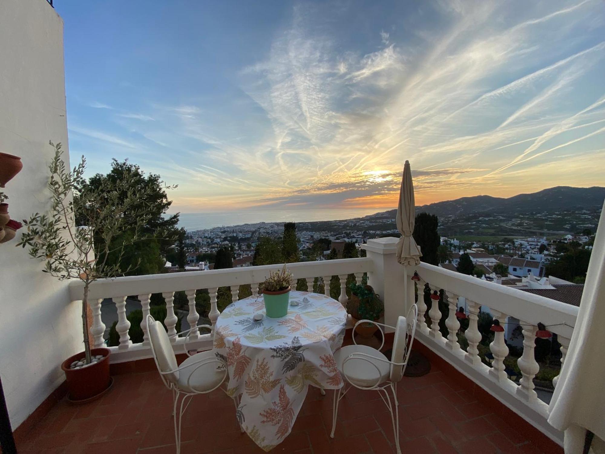 Precioso Apartamento Mandarinos Con Vistas Al Mar Nerja Bagian luar foto